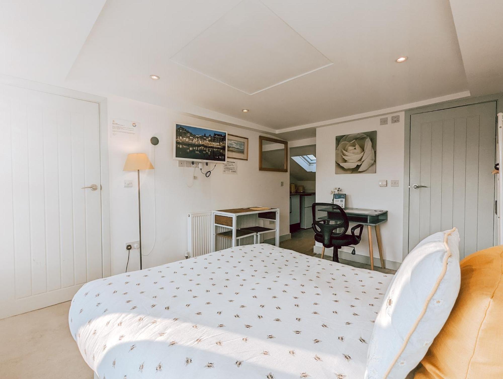 The Isabella By Richmond Park * Strawberry Hill