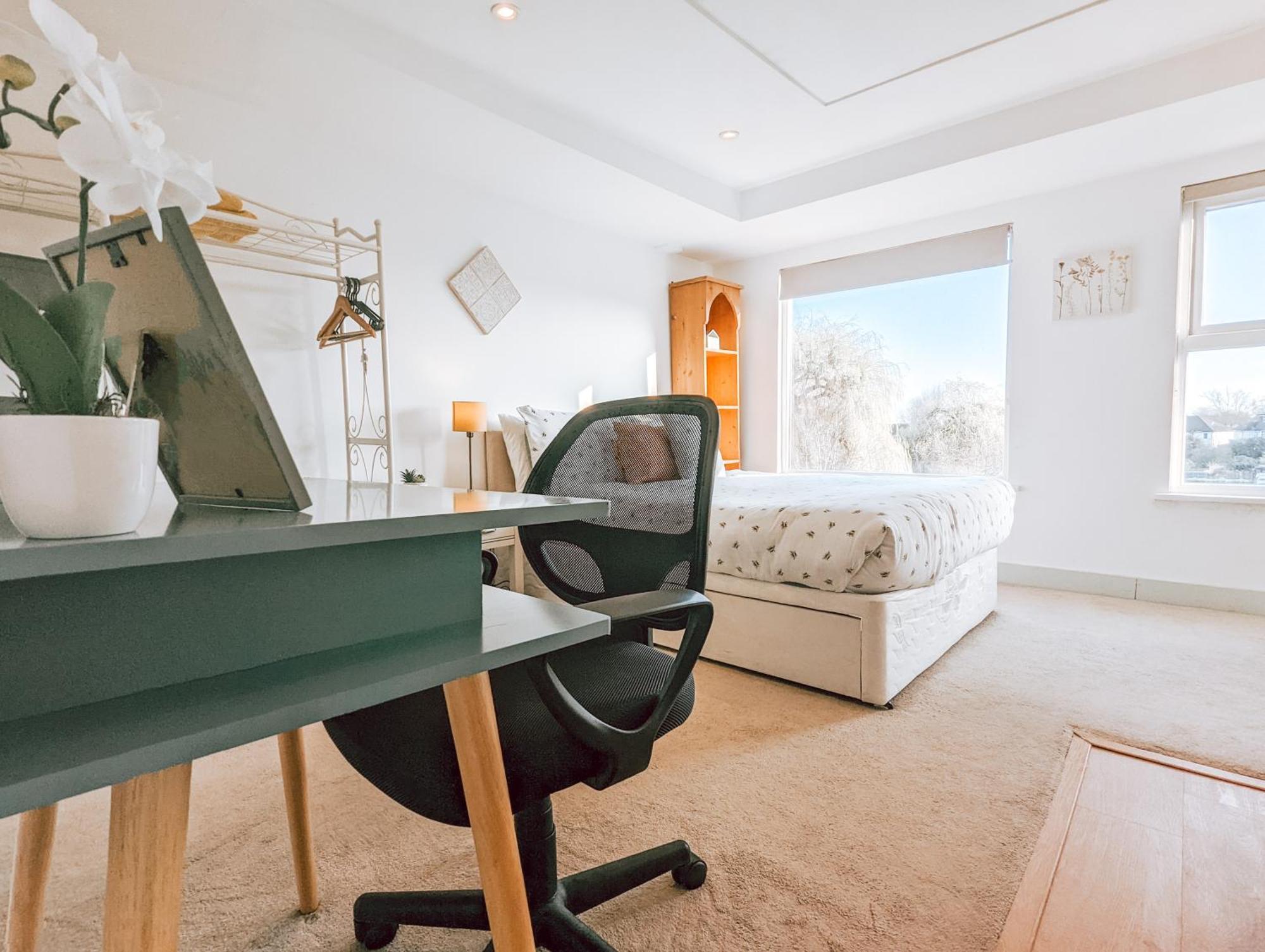 The Isabella By Richmond Park Apartment